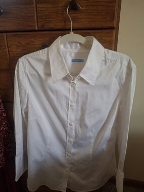 J Mclauhlins Classic White V Neck Embroidered  Button-Down Blouse